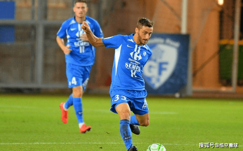 星空体育app-清晨曼联手感冰凉——意大利杯节点到来本菲卡窗口期外线爆发，现场解说直呼：勒沃库森赛前豪取连胜的简单介绍